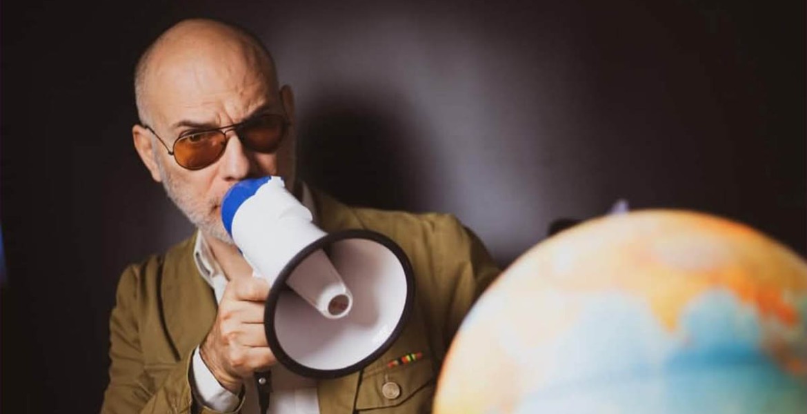Γιώργος Αβραμίδης | Αμήχανα Λάβαρα