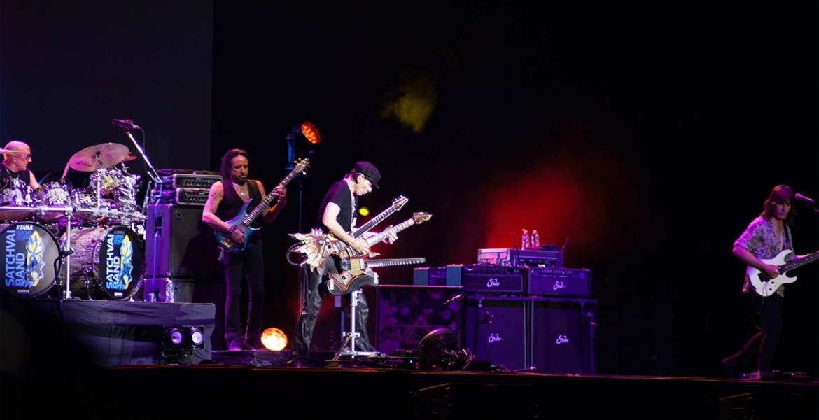 Satchvai Band – Surfing With The Hydra | Review