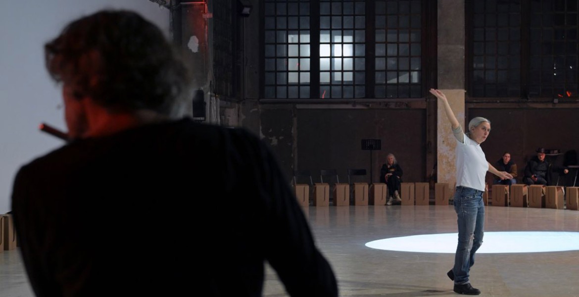 A little bit of the moon, by Anne Teresa De Keersmaeker & Rabih Mroué - Κριτική