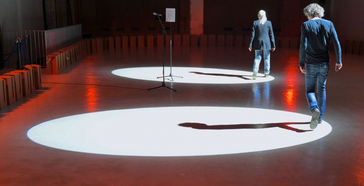 A little bit of the moon, by Anne Teresa De Keersmaeker & Rabih Mroué - Κριτική