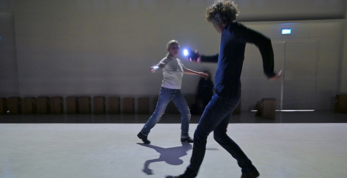 A little bit of the moon, by Anne Teresa De Keersmaeker & Rabih Mroué - Κριτική