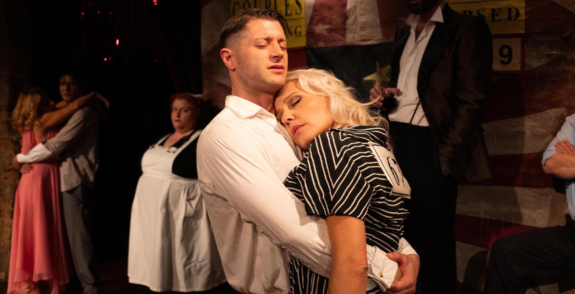 Σκοτώνουν Τα Άλογα Όταν Γεράσουν