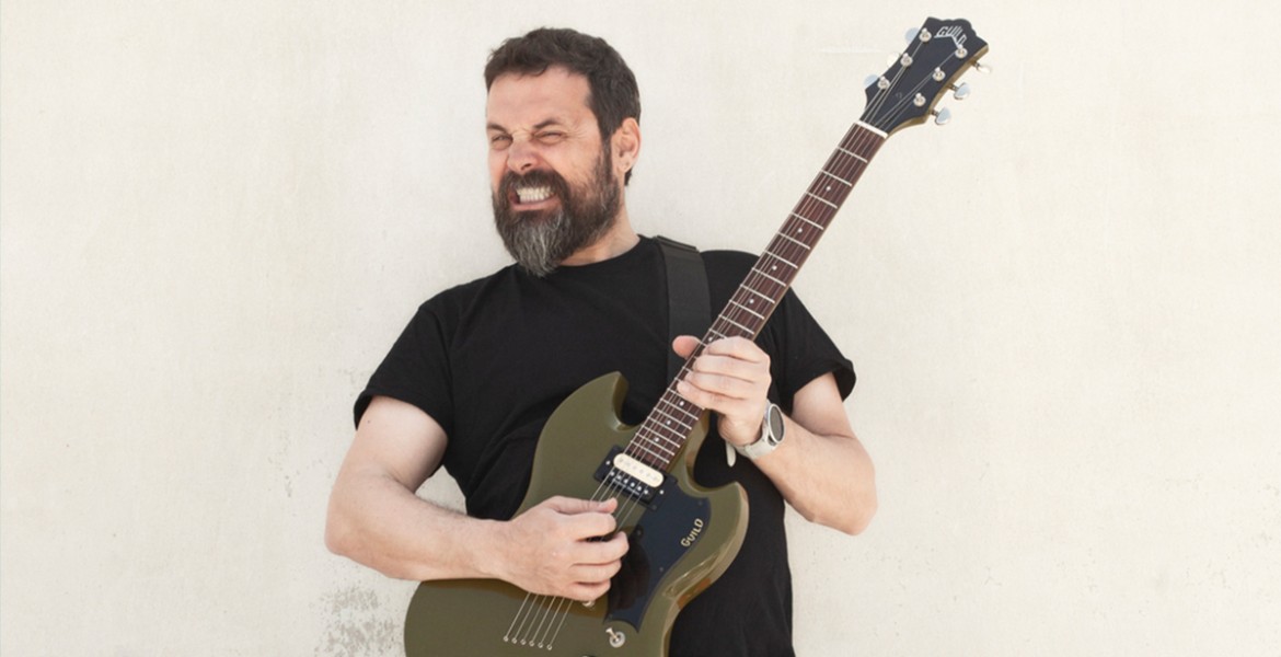 Ο Σπύρος Γραμμένος γιορτάζει (ξανά) τον Άγιο Βαλεντίνο