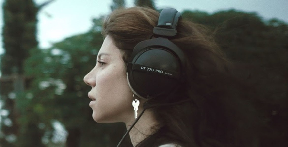 ILIA | Ατσαλένιες Πεταλούδες