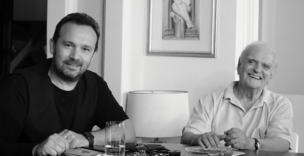 Κώστας Μακεδόνας | Τραμπάλα