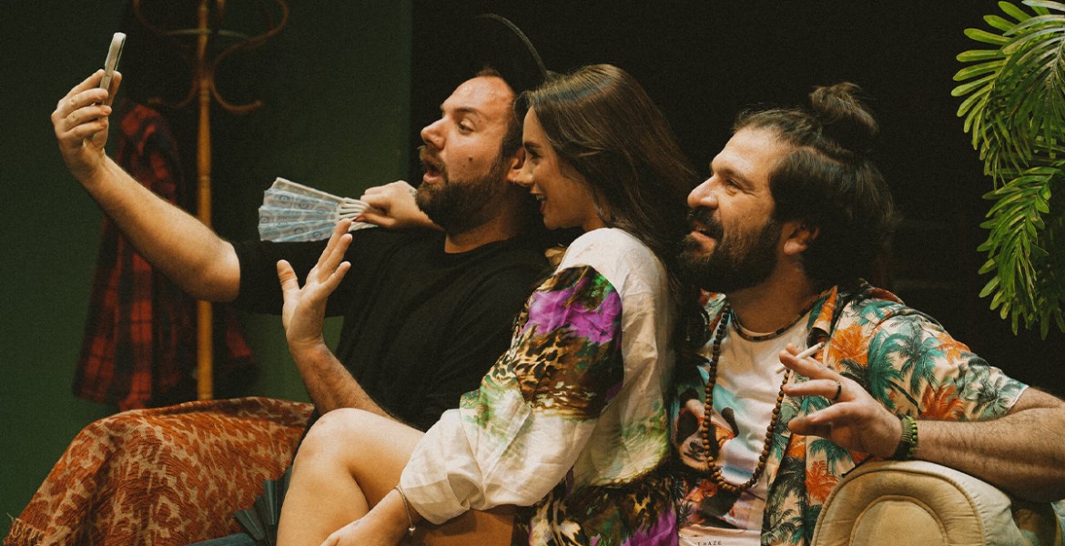 Γιώργος Αλκαίος | Ο Ημιυπαίθριος