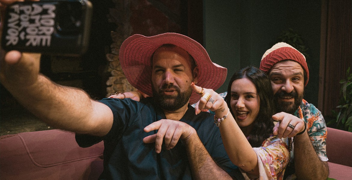 Γιώργος Αλκαίος | Ο Ημιυπαίθριος