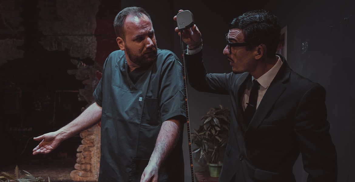 Γιώργος Αλκαίος | Ο Ημιυπαίθριος