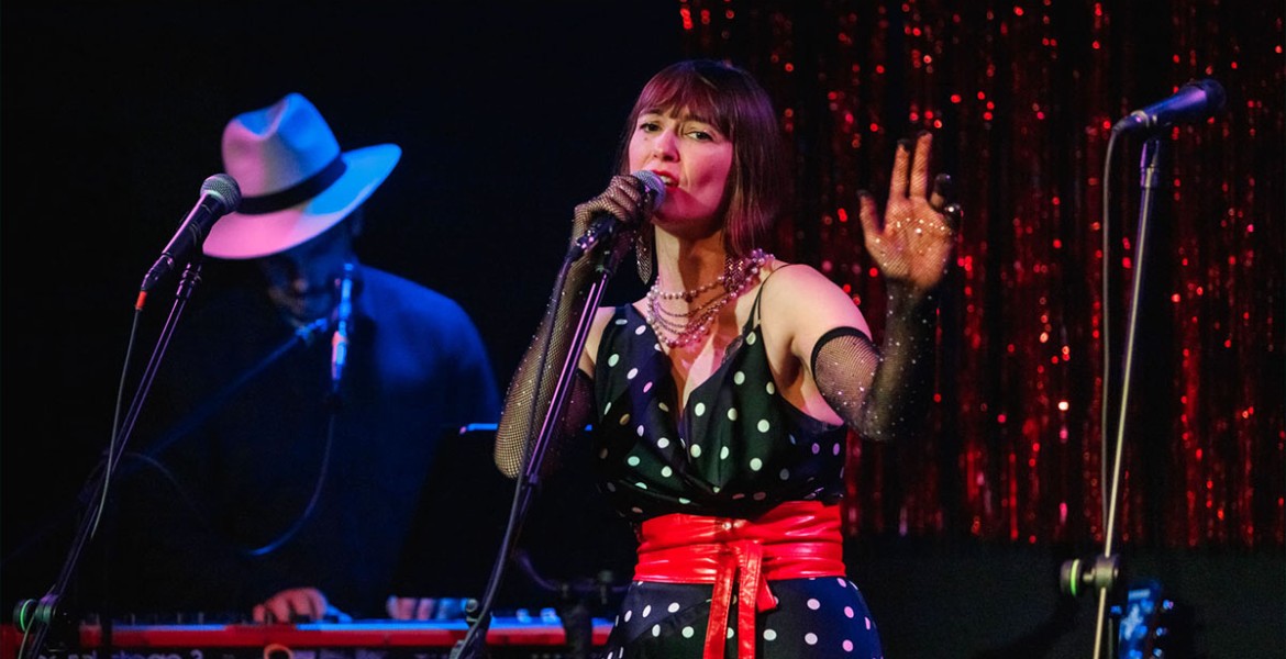 Παντελής Αμπαζής | Ζήτω τα λαϊκά κορίτσια!